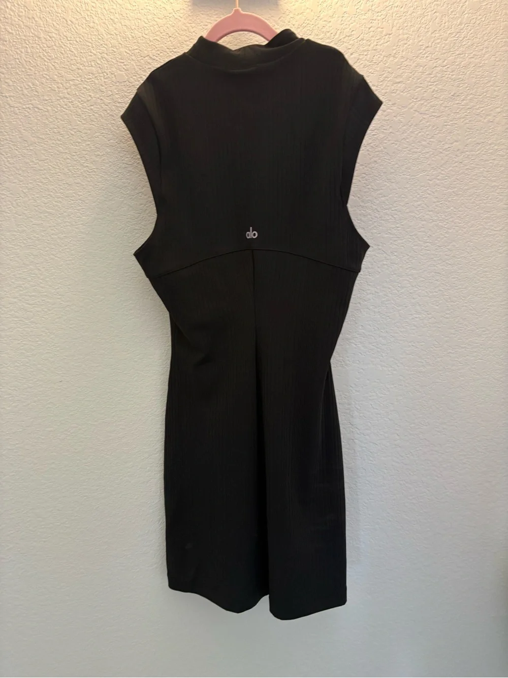 ALO Yoga Black Ribbed Cap-Sleeve Midi Dress
